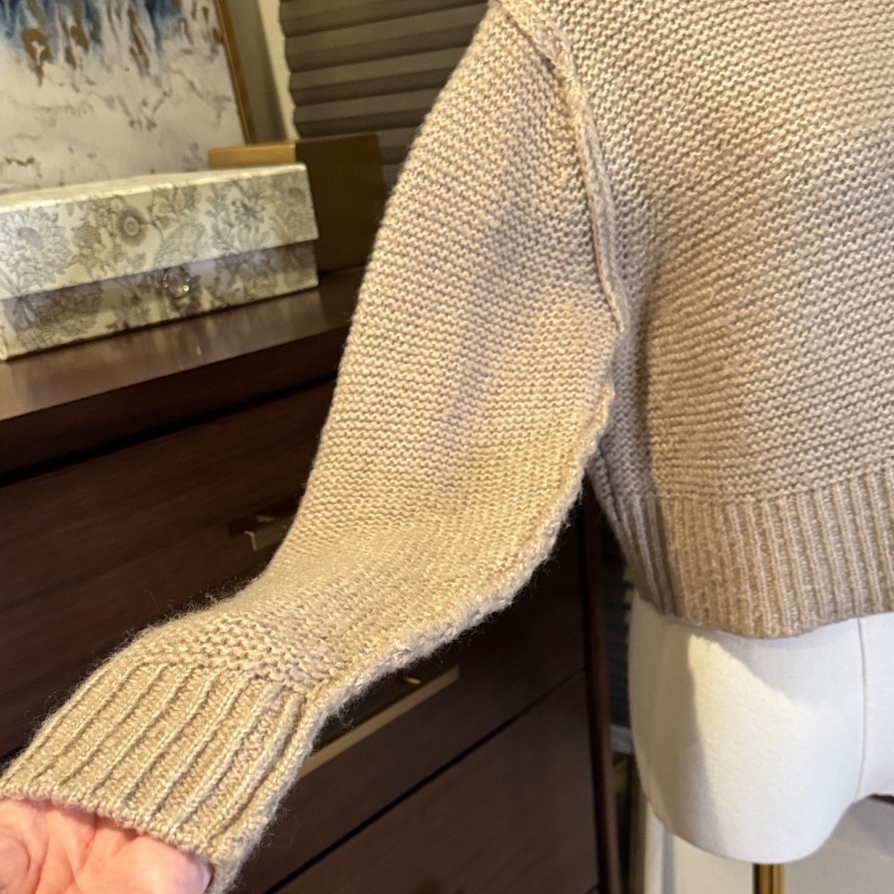 Elodie Mock Neck Cropped Chunky Sweater. Size XS - Picture 6 of 7